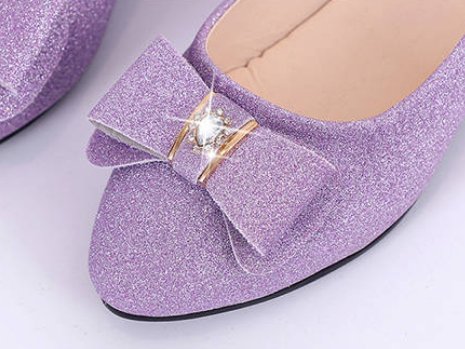 过时的妈妈鞋别穿了,如今妈妈们都穿“软秋鞋“,大方时髦忒轻便