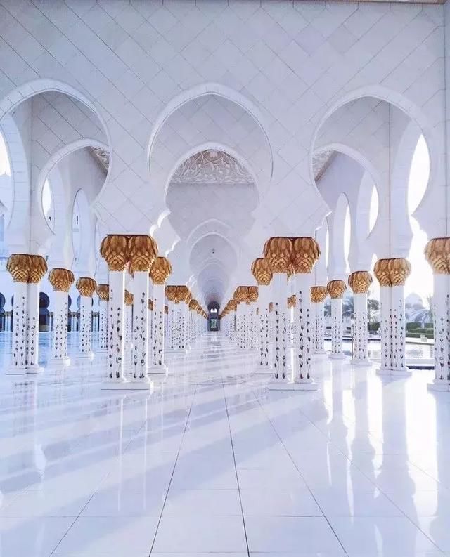 世界上最奢华的清真寺，用了46吨黄金，总造价超过380亿！