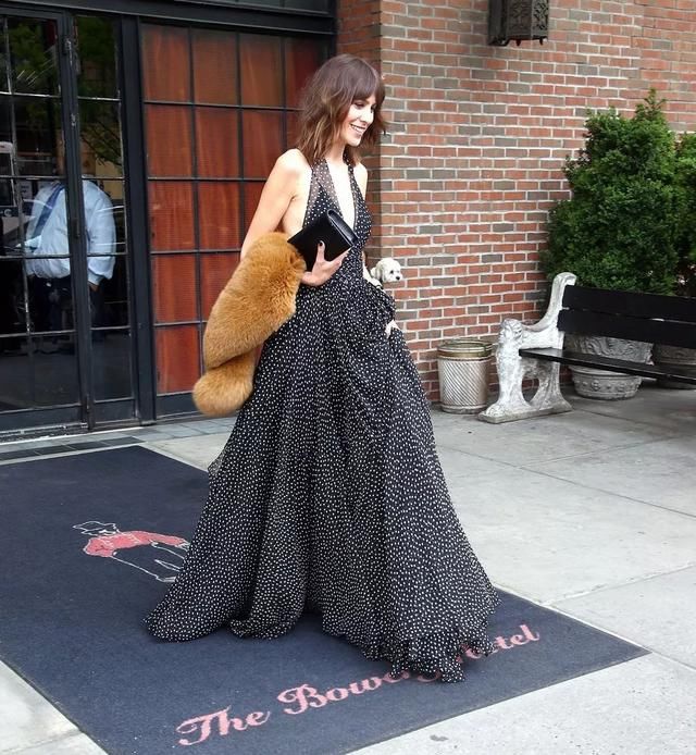 时髦博主INS刷火了波点，但亚洲人怎么穿才不土?