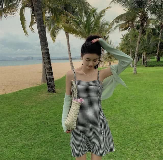  变得更加@五一出游穿搭示范，温柔与甜美并存，打造不一样的自己