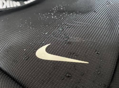  #拉链#Nike耐克2020夏季潮流胸包亲测，八大亮点让你知道值不值