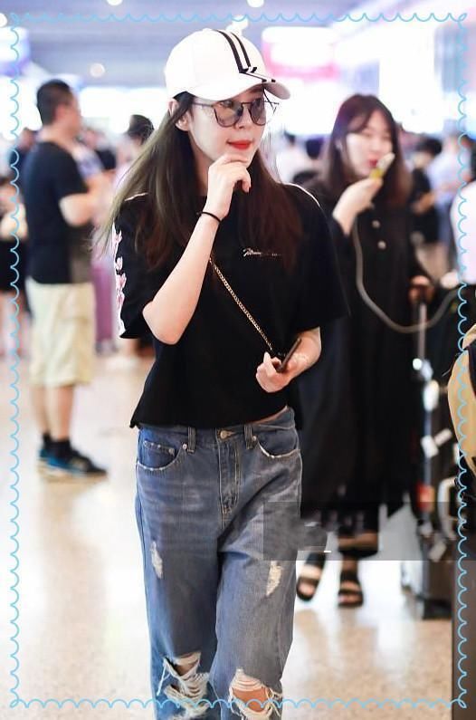 本以为李金铭的这件黑T恤够疯狂了,可看到乔欣,我瞬间折服了!