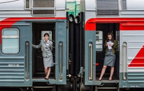 中国旅途最“长”的绿皮火车,硬卧没有空调,旺季来临时一票难求