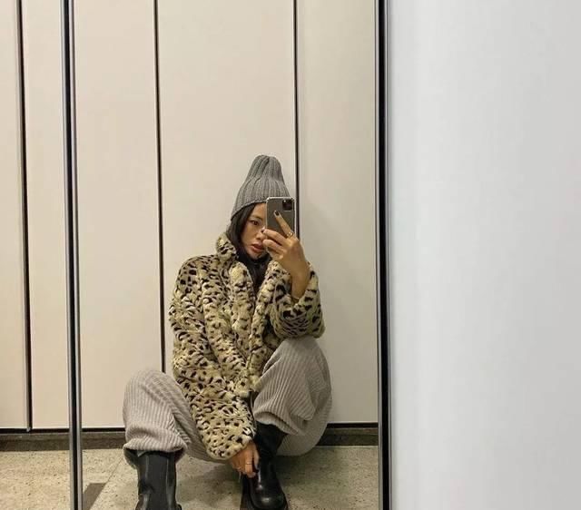  干净■时尚穿搭：同材质成套穿，舒服又干净~