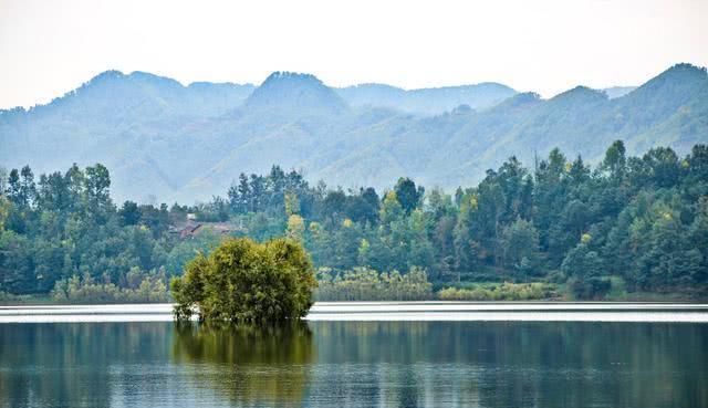 隐藏在云南的浪漫湖泊，因思念一人，便起名“念湖”