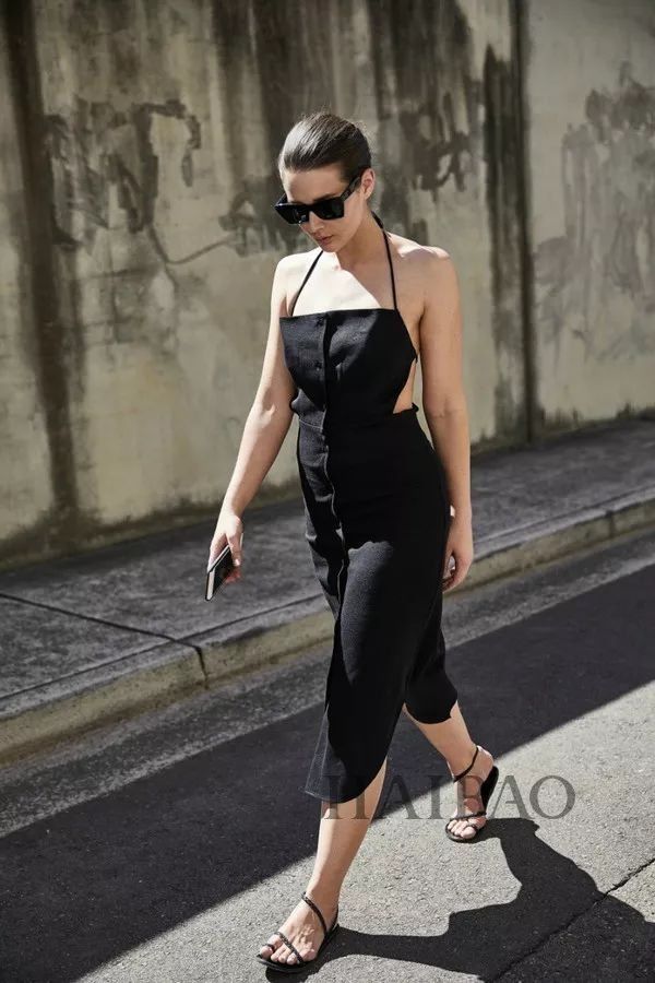 好看| 连衣裙+凉拖这组绝配CP，上班约会谁穿谁美!