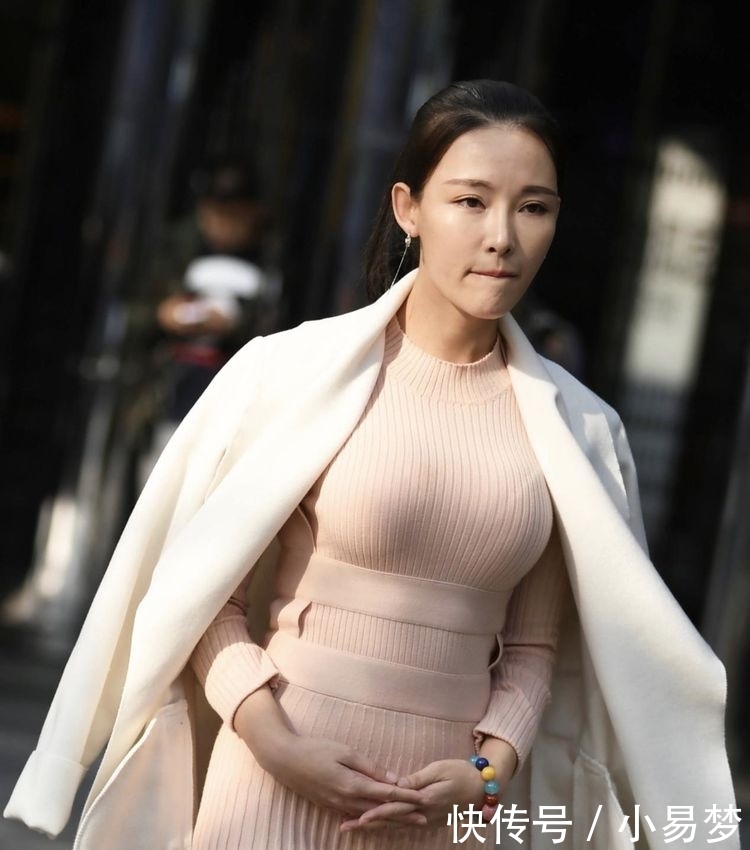  女性：回头率高是有原因的，视觉冲击太“吸晴”女人都投来羡慕的眼光
