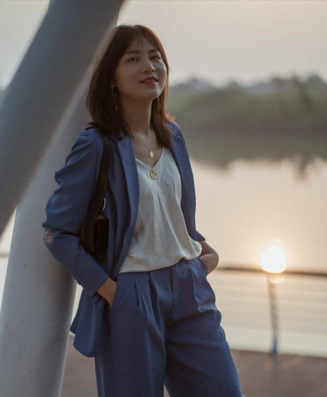  「女人味」适合30岁女人的精致穿搭,知性有女人味美得高级又撩人