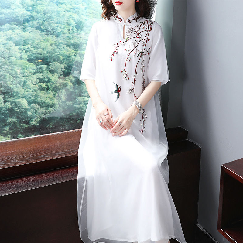 微胖女穿最美的流行中国风“茶服”，风韵十足、引人瞩目