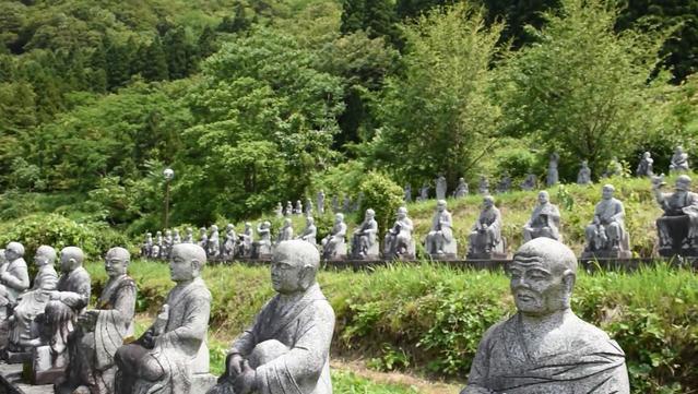 日本耗资60亿在公园内建“日版兵马俑”，却是我们中国人制造