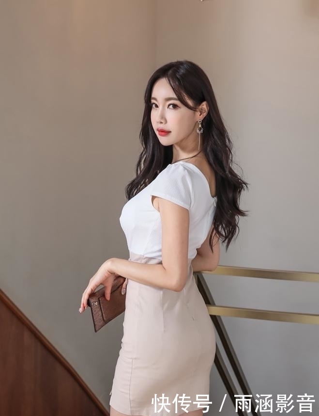 『美女』时尚街拍,美女穿职业装,很时尚