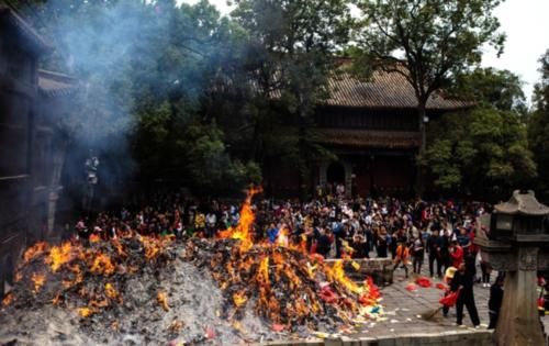 实拍湖南南岳大庙:被誉为江南第一庙,距今已有1500多年历史