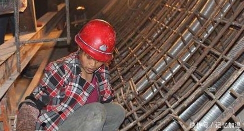 中国太疯狂了？黄河底下又一超级工程，美国直言：不愧是基建狂魔