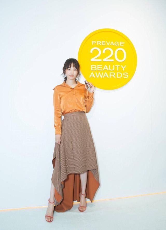 白百何这是咋啦，瘦的都脱相了 网友：人家范儿没脱样