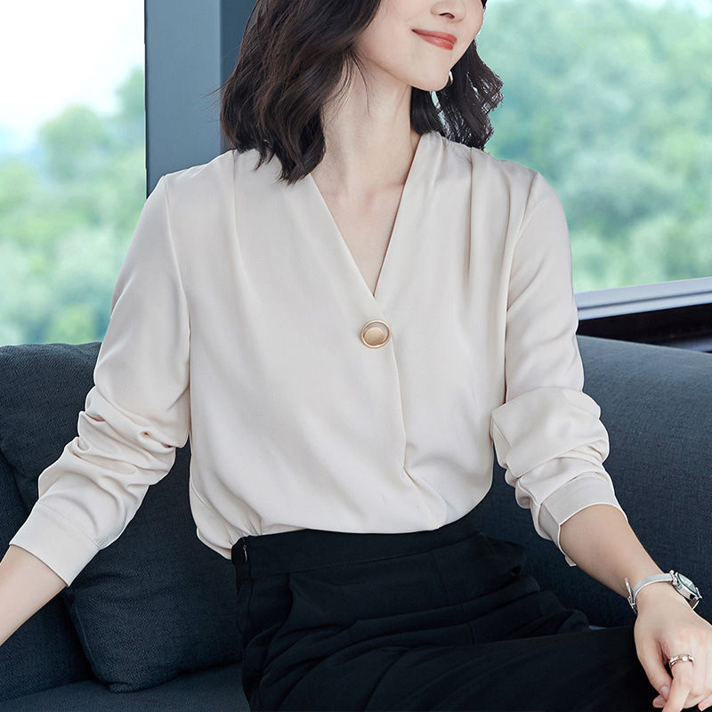 越来越多女人不穿裙子了，看看下面的秋衫，穿上变成时髦小女人