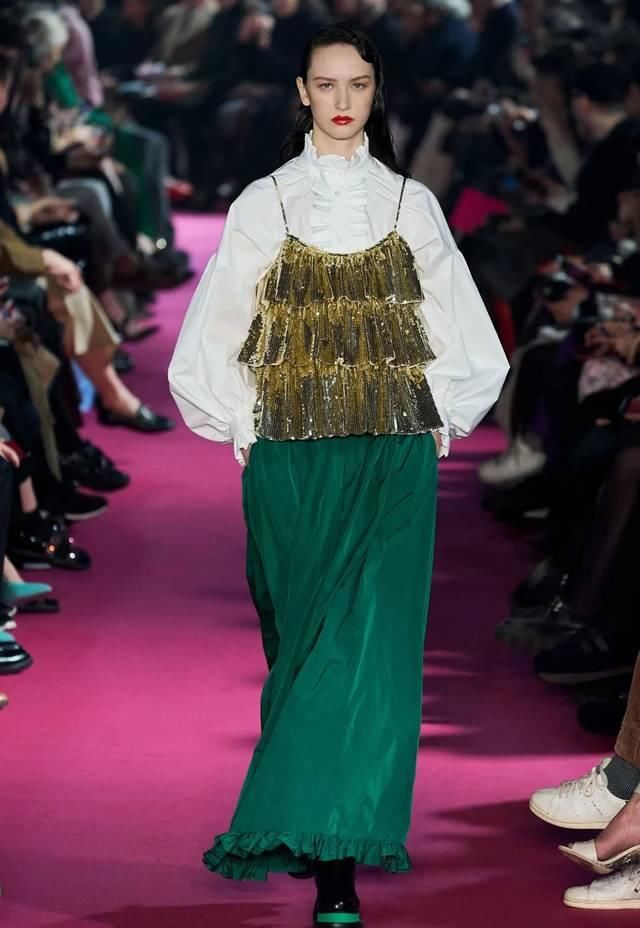  色彩：时装展最靓话题：这8大颜色夫人夫人太炫了，美哭！！