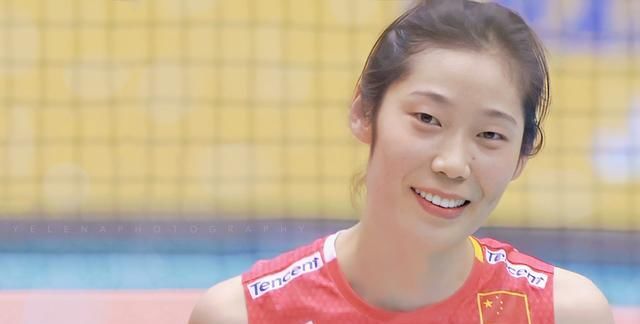  『天赋』从这个角度看朱婷！原地起跳0.76米，身高1米98有天赋更靠努力