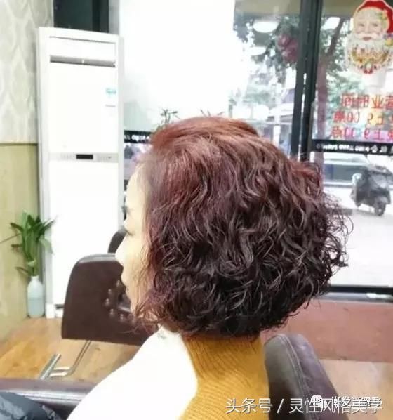 头发散下来的季节到了，你可以换款发型了，各种年龄段都有！