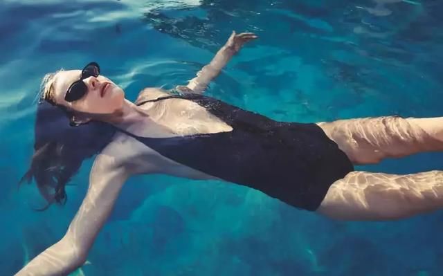 健康猫商城泳衣种草丨如何在泳池秒杀其他妖艳贱货？