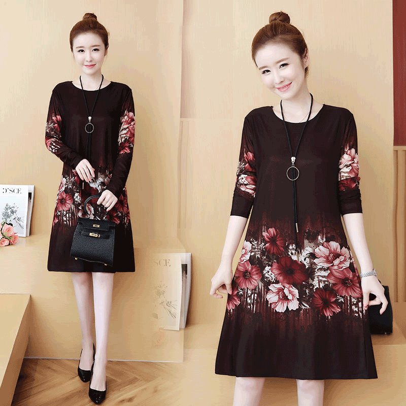 明天就可以穿秋裙了,有如此美的蕾丝裙,一定要穿,美的温暖动人