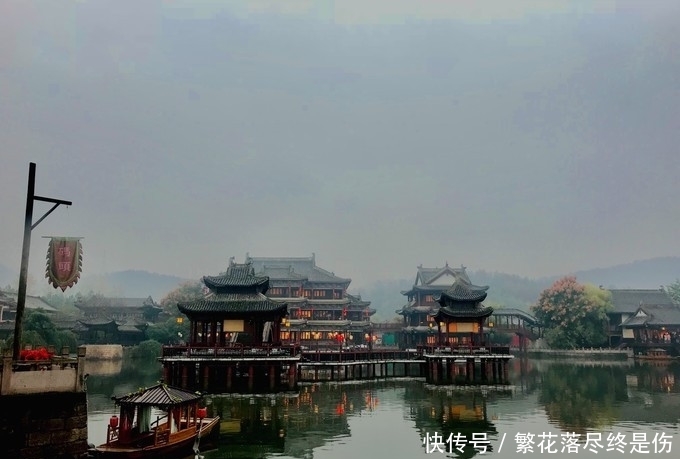 中国又出现一个最坑5A景区，一瓶水涨到10元，一碗面卖到30元