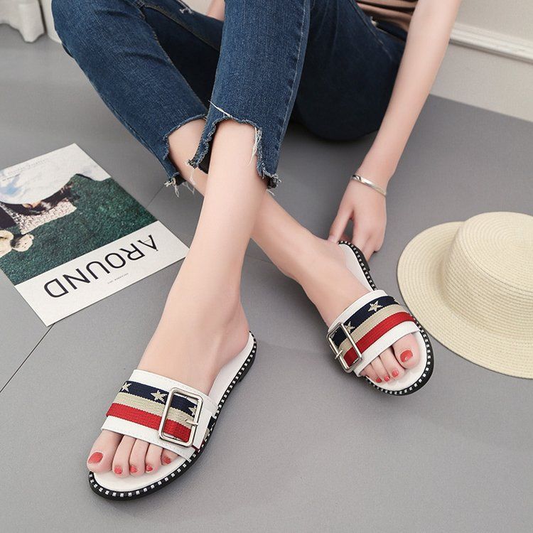 适合20-40岁女性穿的沙滩凉鞋，夏季有这几件就够了