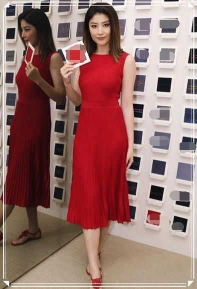 45岁的陈慧琳击倒35岁的韩雪，气质没落后，但最终会变成她的发型