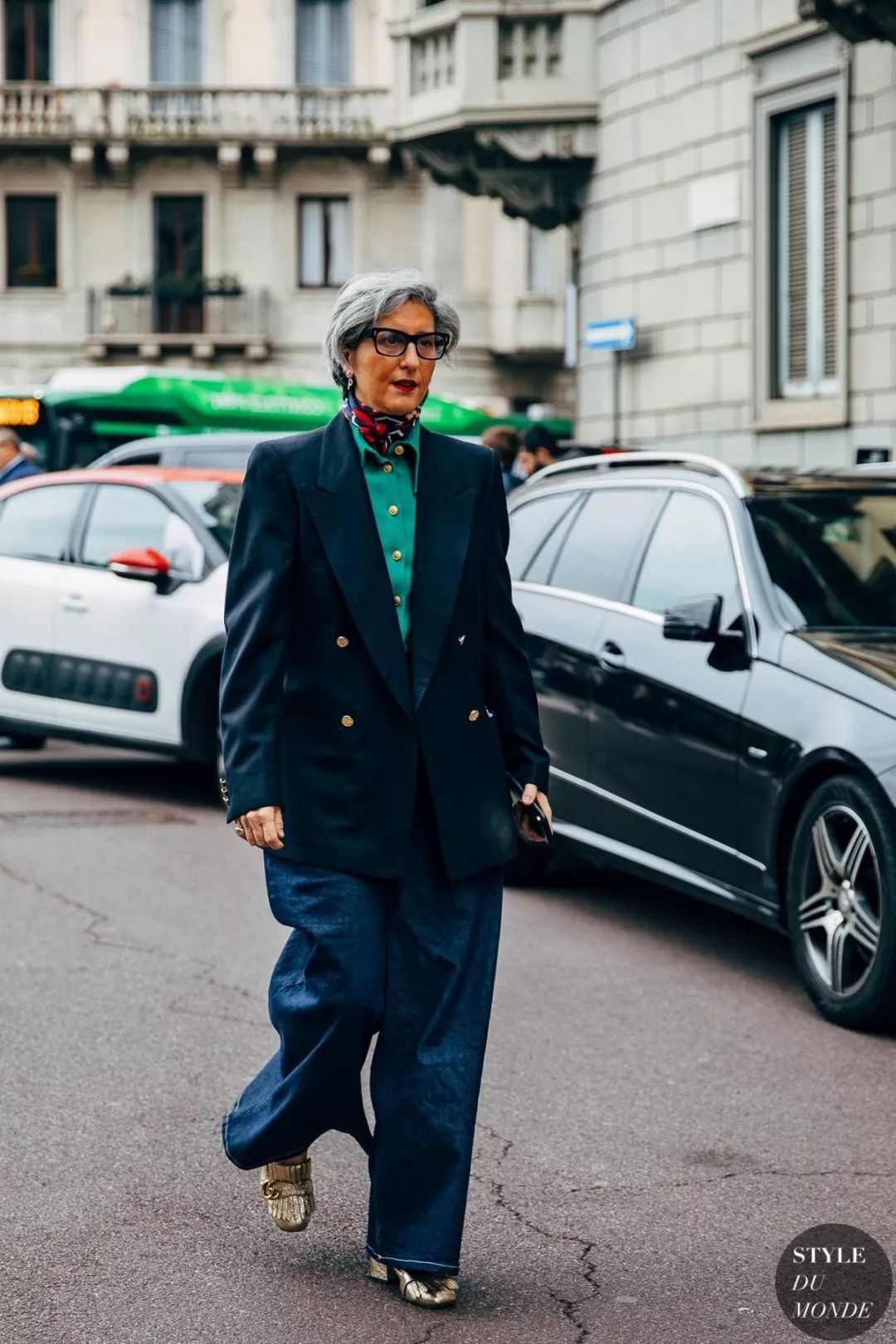  实用：教你美| 冬天的打底衫先别收，实用又显瘦的“叠穿法”拿走！