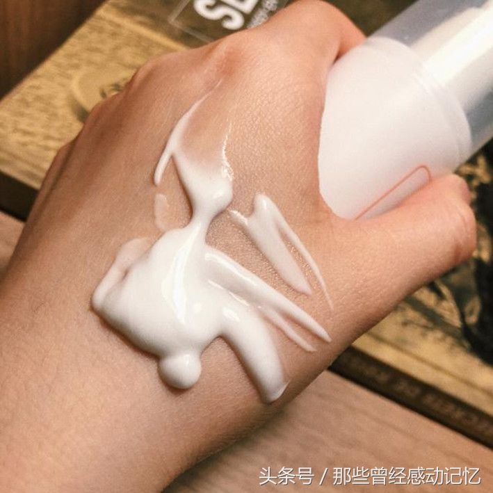 药店一款国宝级乳膏忽然火了，全是维生素，保你5次“白的发光”