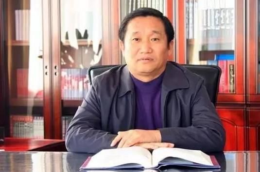 他14岁做生意，为运输1亿买来的机器拆收费站2度蝉联辽宁首富