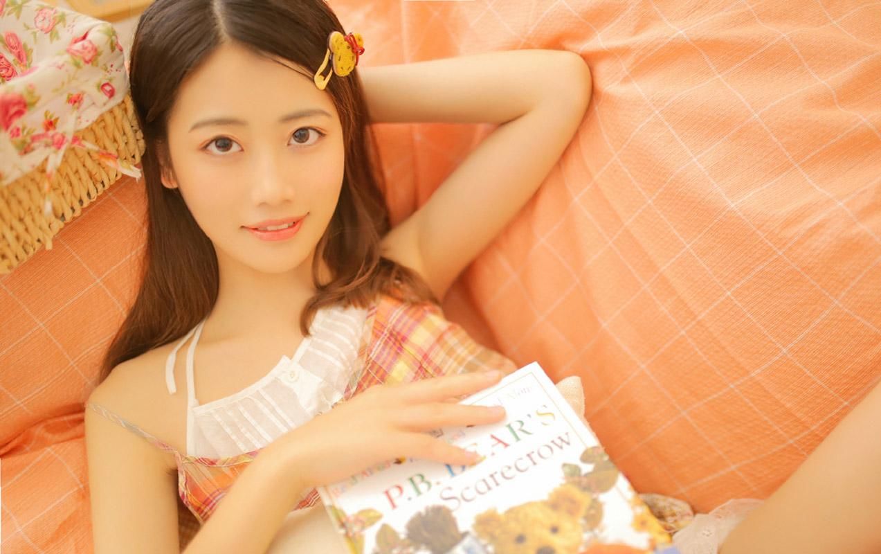 清新恬静美女美腿诱惑私房写真图片