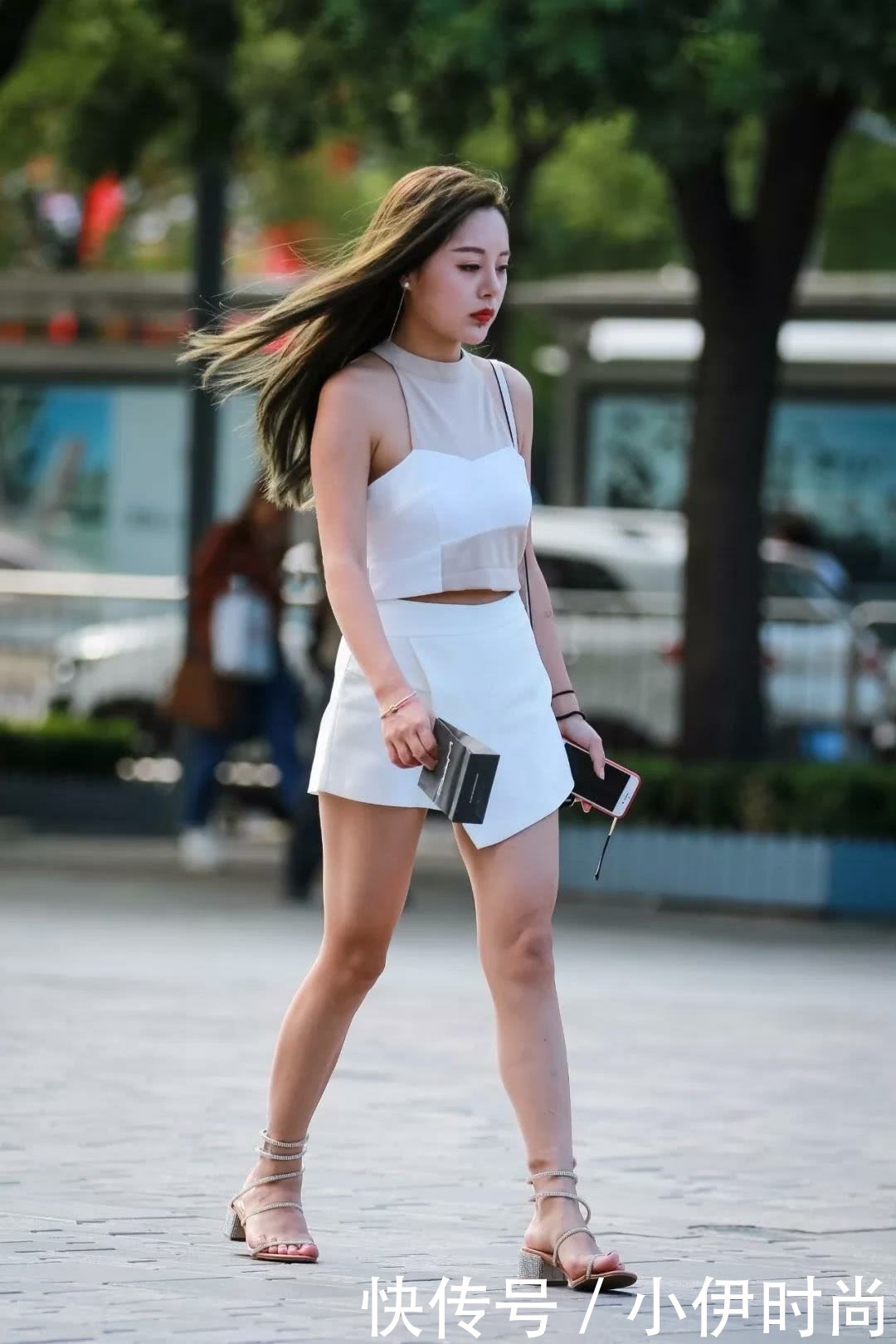 穿紧身瑜伽裤的美艳辣妈，成熟小女人的大胆穿法