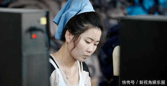 20年工龄下岗女职工，今年退休，每月能领多少养老金