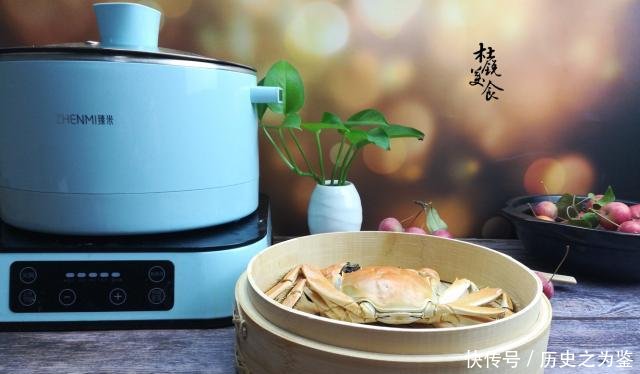  万能@蒸着吃的火锅，没听说过吧，还别不信，更有万能清汤锅底调配！