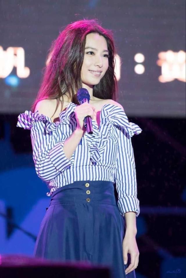 田馥甄“原照”与“精修照”相差无几，网友：明白林俊杰的坚持了