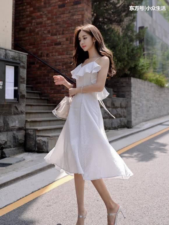 街拍：孙允珠小姐姐虽然有点瘦，却该胖的地方都恰好!