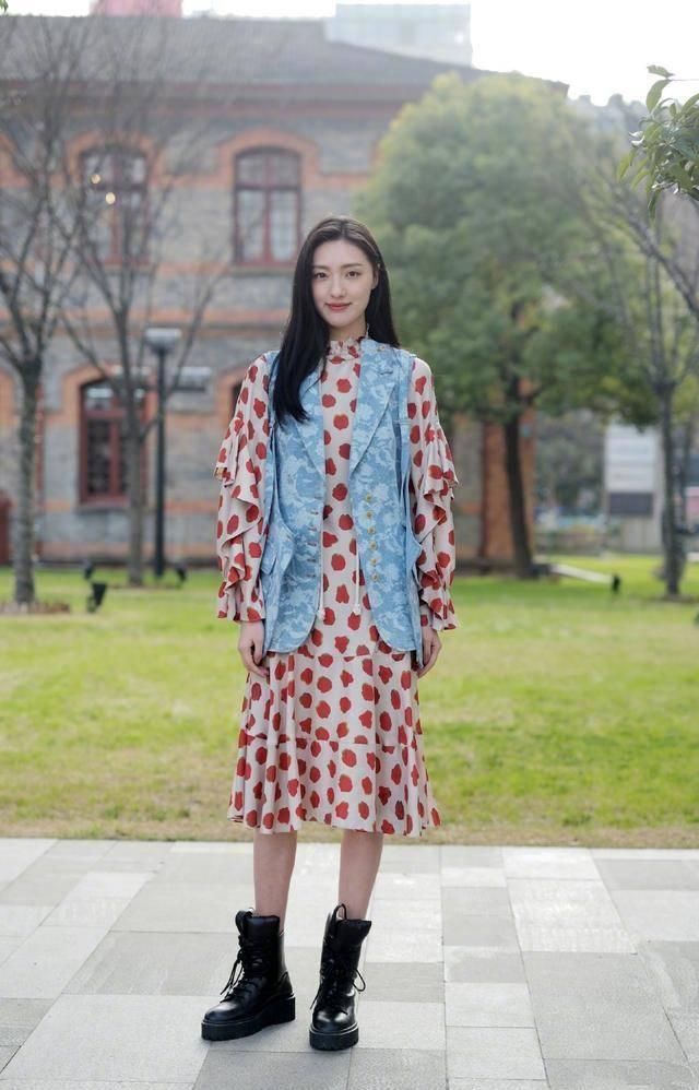  「小姐姐的穿」最全减龄穿搭来喽！让你美的惊艳不做作，粉粉嫩嫩的超可爱