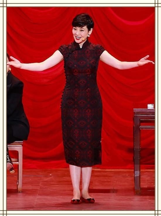 没有徐帆的气质真别穿旗袍,像金星这样穿出僧袍范得多尴尬啊!