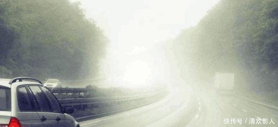 高速上突然大暴雨怎么办老司机都用这几招，关键时刻能保命！