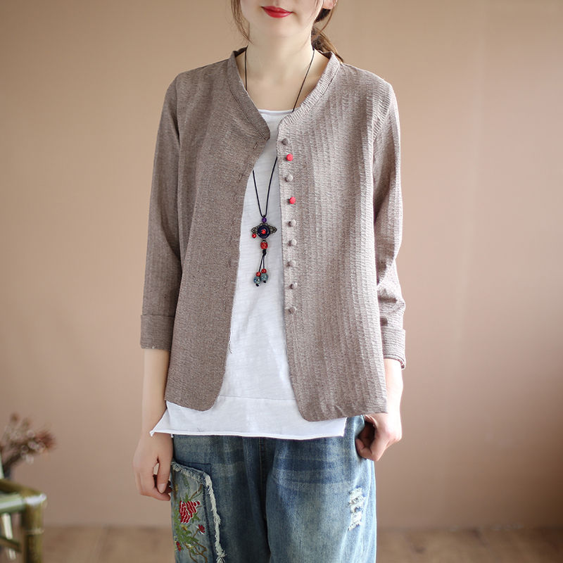 天，别再扎堆穿裙!试试棉麻开衫+衬衣，8070女人穿，超减龄