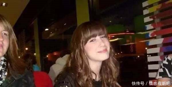 女子自卑不敢卸妆,朋友都疏远她,卸妆后男生却排队跪求交往!