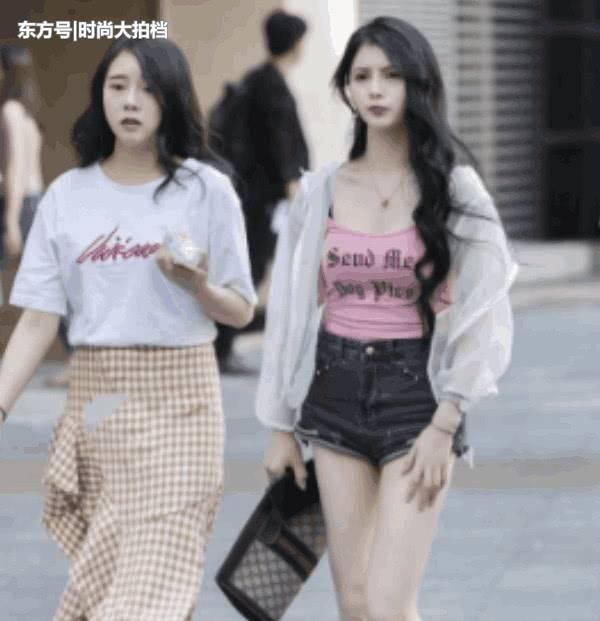 街拍：图3姿势妖艳，图5背带脱落，图8露背小姐姐娶到就是幸福