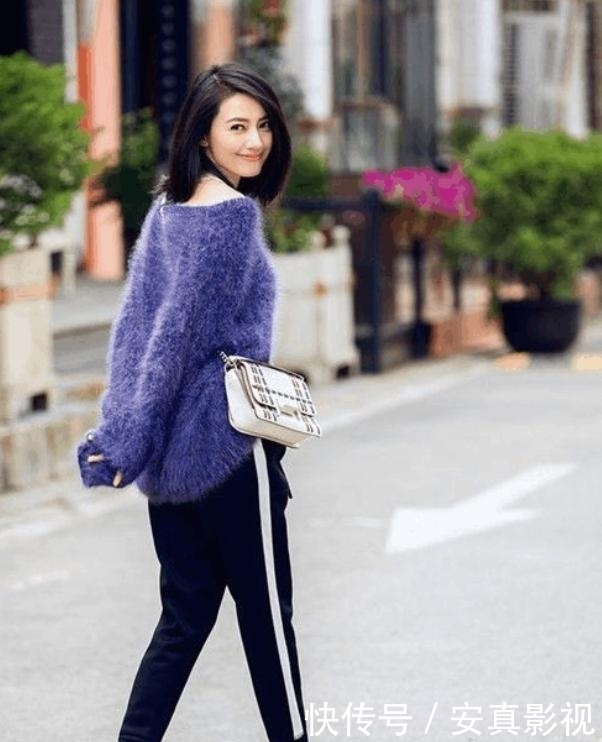 『时尚单品』高圆圆一家三口首亮相,高圆圆抱娃妈妈力max,赵又廷护妻甜到腻