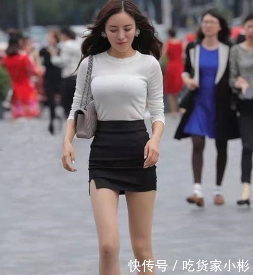 蓝色■街拍：一条蓝色吊带连衣裙，彰显独立，绽放东方美女曼妙身姿迷人