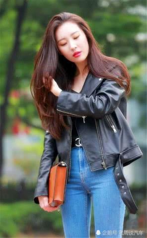 很多人都喜欢穿搭牛仔裤，它不仅耐磨耐脏，且穿起来特别有气质！