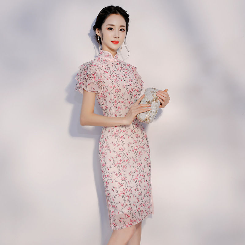 夏天穿旗袍简直美到不像话，根本不像中年人，老外都来围观