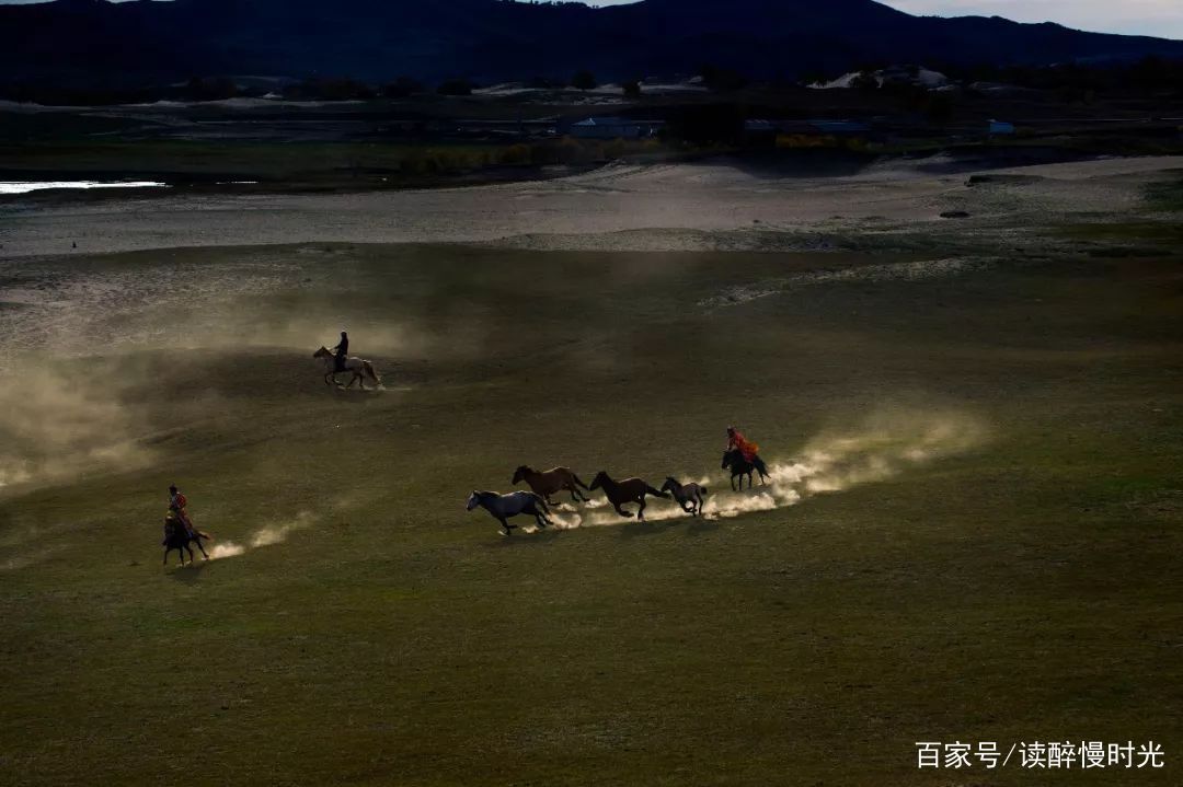 走进秋天的童话世界——乌兰布统大草原