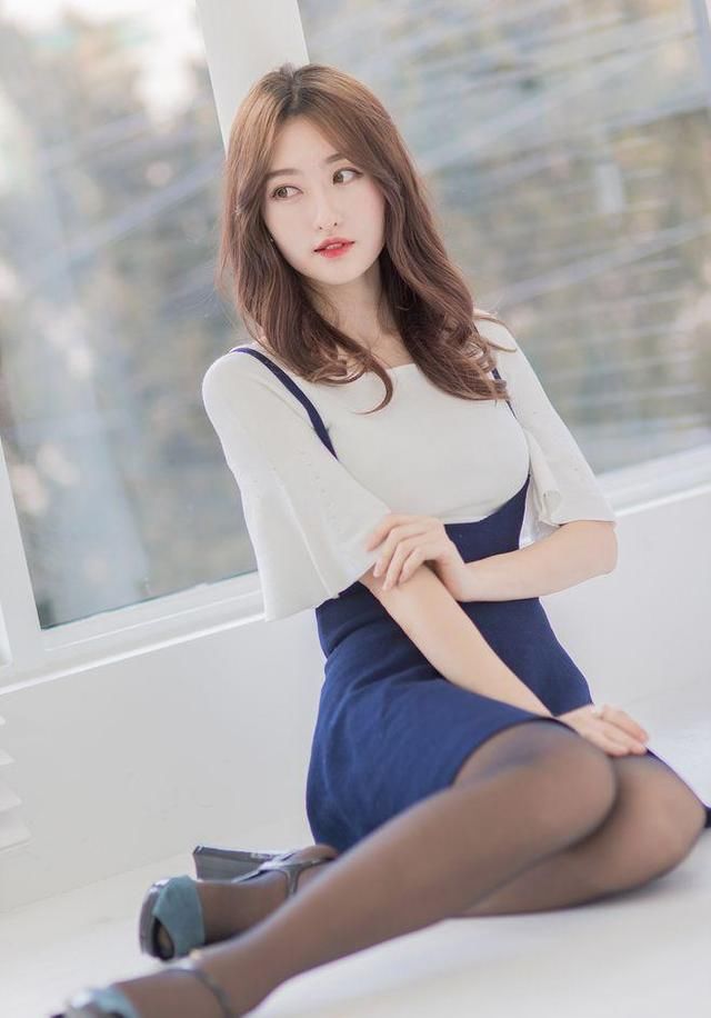 包臀裙穿在臀大身材好的女人身上，穿出大长腿女神的魅力