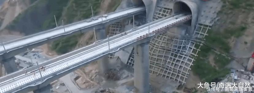 中国再建“天路” 凿穿喜马拉雅山只为修铁路, 开全球先例!