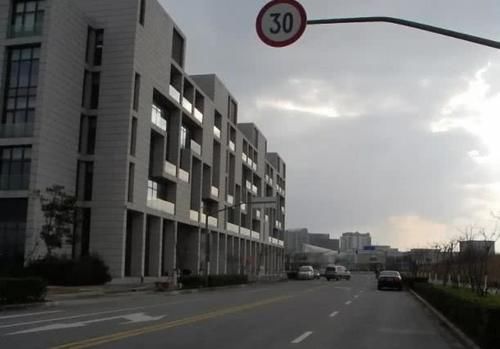  [中国]世界最大填海造地项目在中国，耗资400亿，造地面积超迪拜